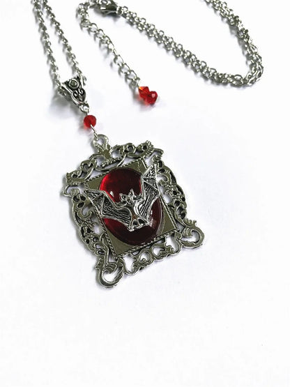 Colar com Pingente de Morcego Gótico Cameo Vampiro Presente de Natal para Mulheres Homens Amigos Joias de Cristal de Bruxa Nova Moda