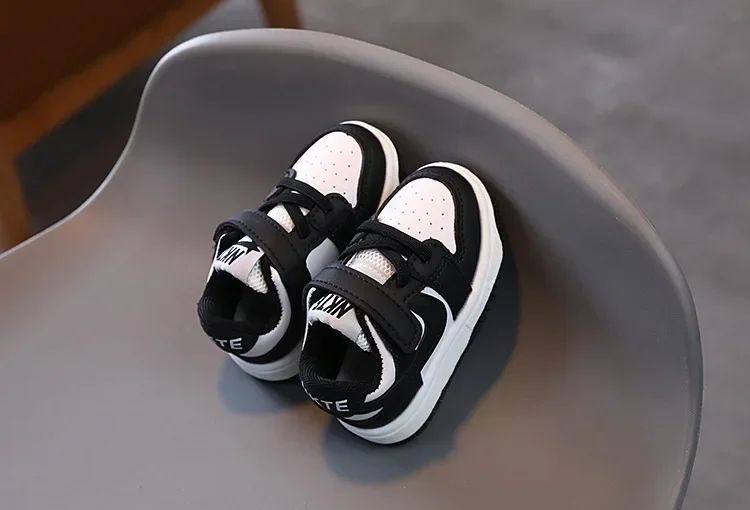 2025 New Toddler Baby Kids Fashion Design Walking Shoes Sneakers White Non-slip Casual Shoes Boys Breathable Outdoor Board Shoes