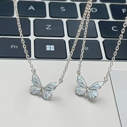 2025 Novo Colar Borboleta Feminino Simples Luz Luxuosa Moda Novo Azul Luminoso Borboleta Corrente Clavícula Presente de Festa Feminino
