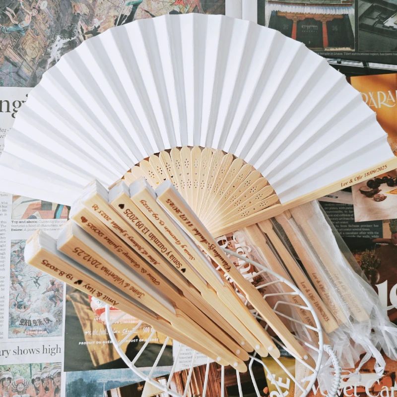 Personalized white paper Hand Fans with organza bag Custom Engraved Wedding Fans Party Favor Bridal Shower Accessory Guest Gifts