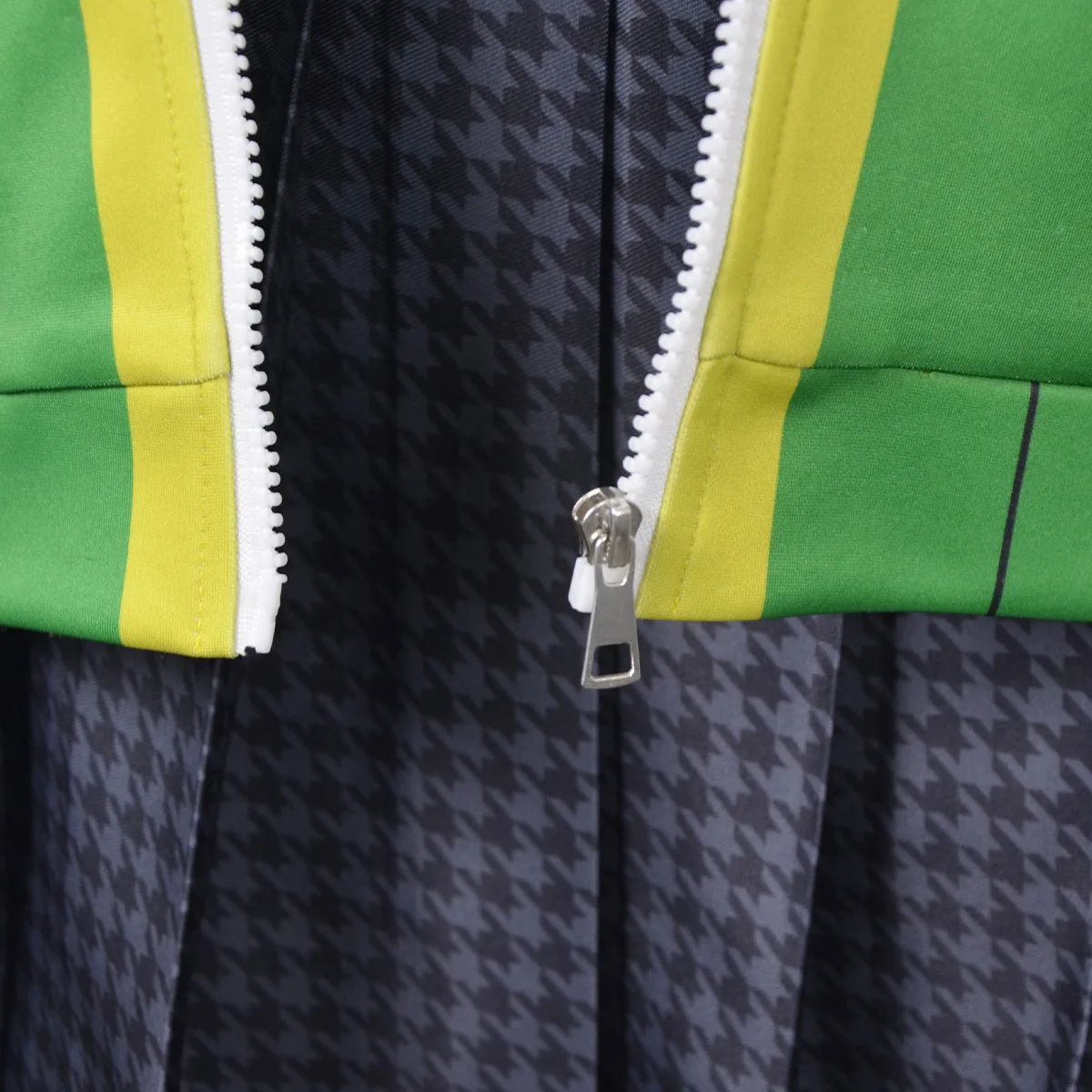 Anime Chie Satonaka Cosplay Costume JK Sport Uniform Costume Green Yellow Striped Zip-Up Track Jacket Skirt Set for Daily Suit