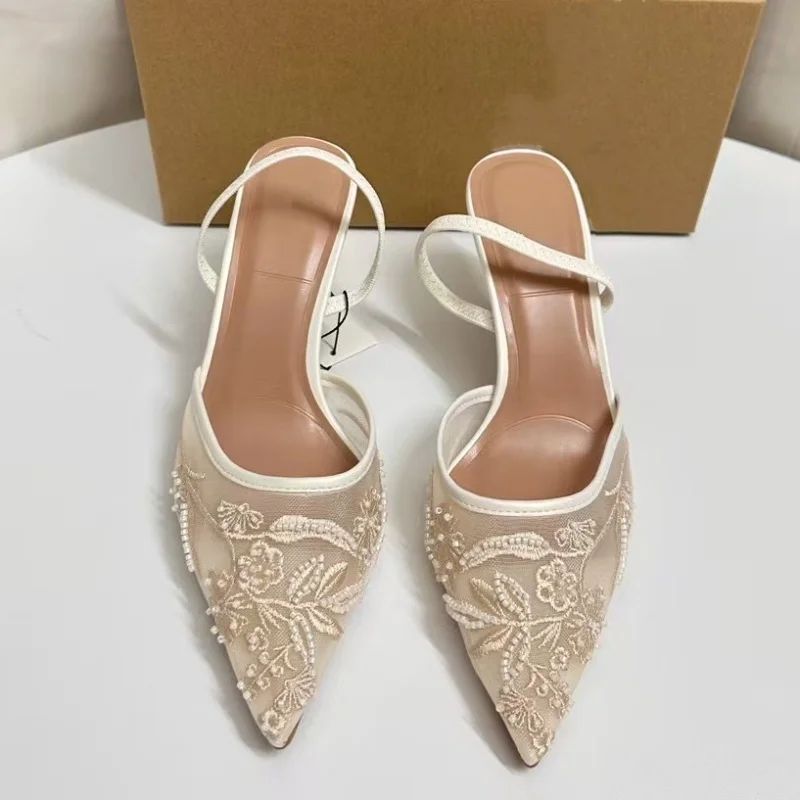 Sapatos de Grife Femininos Brancos para Casamento com Salto Alto, Tela Bordada com Flores, Tira Traseira e Salto Fino, Sensual, para Mulheres