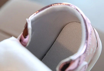 Children's Led Sneakers Girls Cute Glowing Princess Shoes Toddler Luminous Non-slip Footwear Kids Soft Bottom Lighted Sneakers