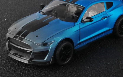 Miniaturas grandes de Ford Mustang GT500 1:18, veículo de liga fundido em metal, modelo colecionável, brinquedos com luz e som, carro de presente para crianças e meninos