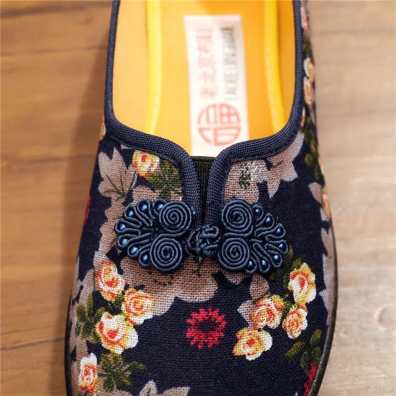Women's Ethnic Embroidered Flats Soft Bottom Non-Slip Middle-aged Flat Mom Shoes Female Old Beijing Cloth Shoes