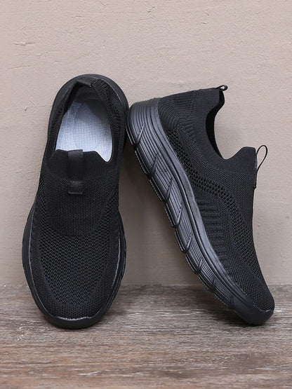 Sapatilhas masculinas leves e respiráveis para corrida e uso casual, com design slip-on, estilo tênis e conforto para treinos de academia.