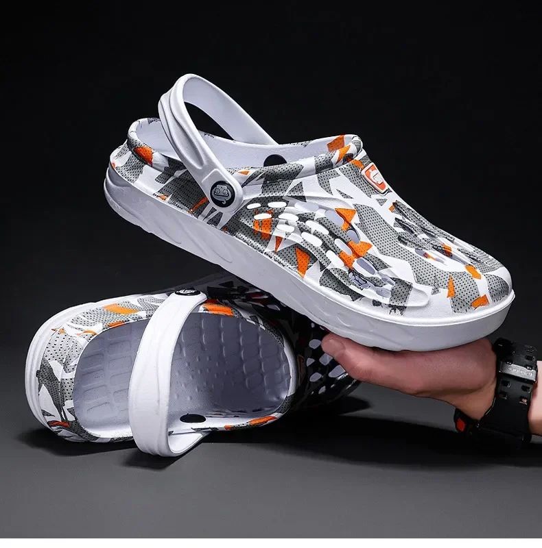 2025 New Fashion Sandals Men Clog Sandals Comfortable Breathable Beach Sandals Men Women Clogs Slippers Soft Bottom Men Shoes
