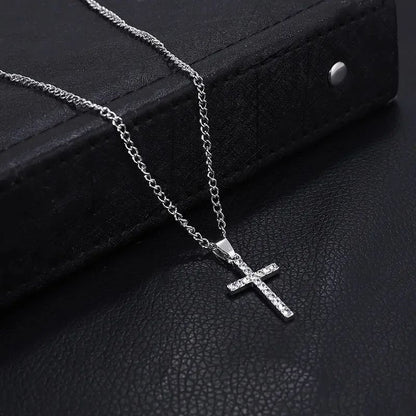 Colar Gargantilha com Pingente Cruz de Aço Inoxidável com Zircônia para Mulheres Homens Design Personalizado Hip Hop Popular Joias de Festa Presentes