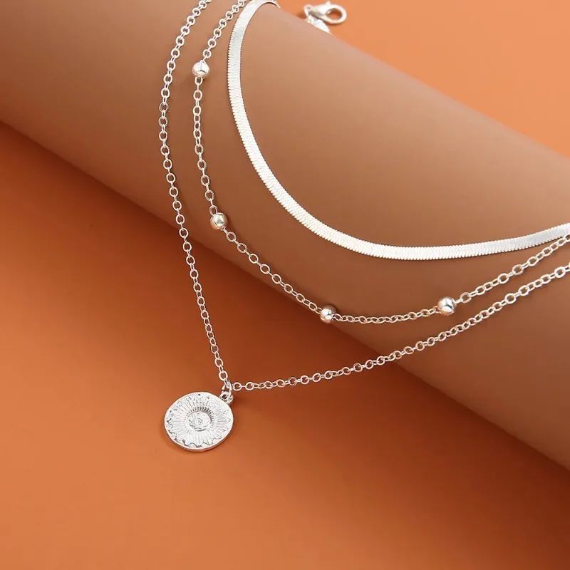 Colar Feminino de Prata Esterlina 925 com Três Camadas, Redondo, Corrente Snake Simples, Charm com Bola, Presente para Festa, Joia Exquisita Feminina