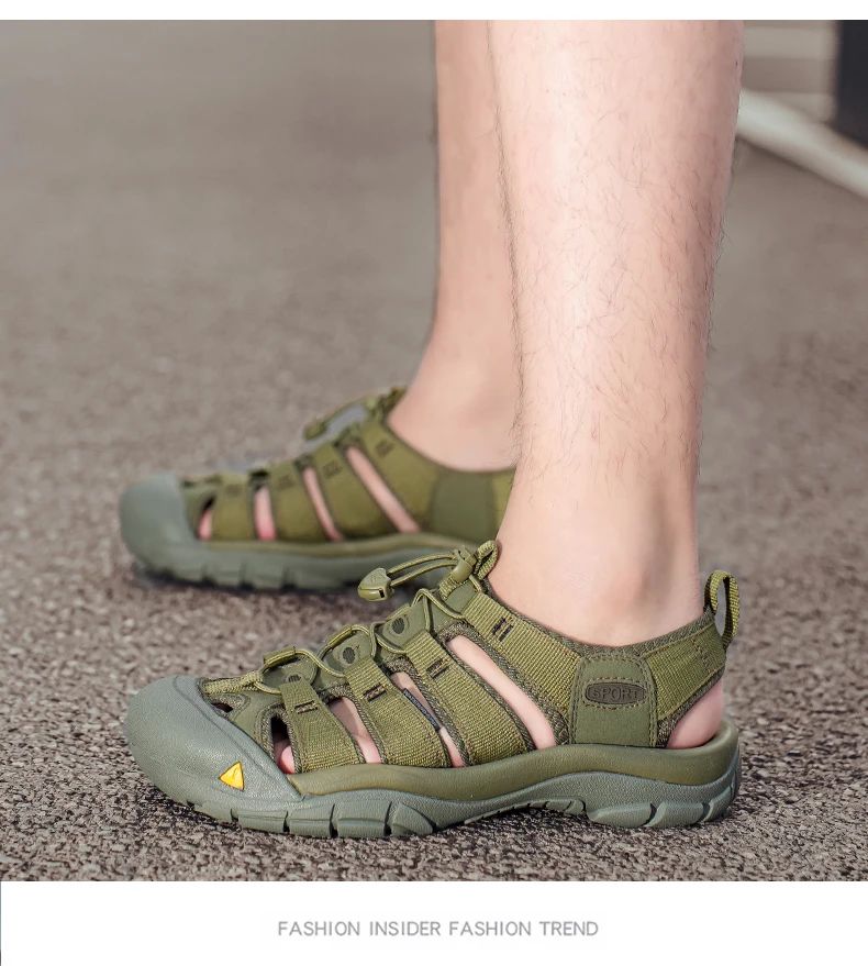 2025 Summer Men's Sandals Thick soled Baotou beach shoes Outdoor oversized casual Shoes Male lightweight hollow sandals Homme