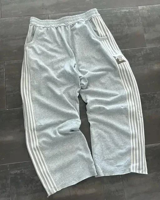 Calça Casual Bordada Cinza Y2k Camuflada Tática Funcional Masculina Feminina Premium Moletom com Cordão