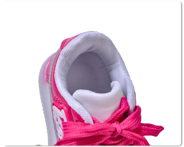 Girls Light-Emitting Sneakers Cartoon Board Shoes Breathable Breathable Leather Casual Shoes Fashion LED Shine Running Shoes