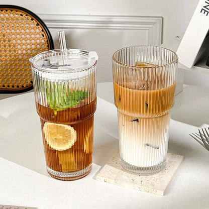Copo de Café de Vidro Listrado 600ML com Tampa e Canudo Copos Transparentes para Suco Leite Chá Canecas de Café Gelado Utensílios para Beber