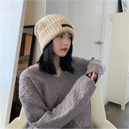 Gorro de Tricô Quentinho Feminino Outono Inverno Novo Suave Confortável com Apliques Acessórios de Moda para o Frio