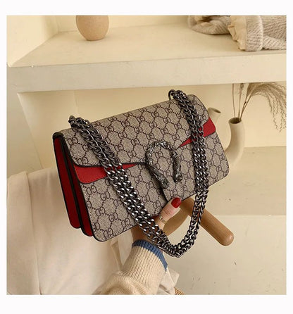 Women Stylish Retro Print Shoulder Crossbody Bag Fashionable Chain Underarm Purse Medium Hardness Polyester Lining