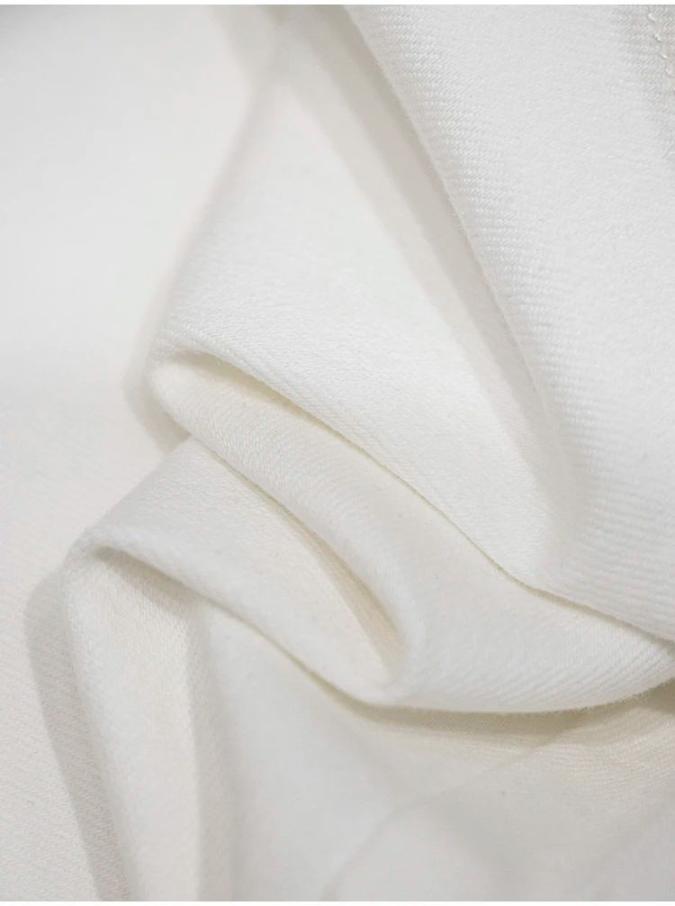 BC Elastic, comfortable and breathable summer men's versatile casual loose white shorts