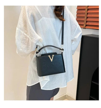 Luxury Women's Tote Bag, Chic V Shaped Stylish Pu Leather Bucket Bag, Top Cover Handbag Women Shoulder Crossbody Bags for Woman