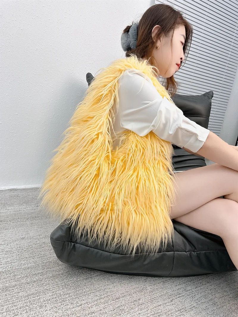 2025 NOVAS Bolsas de Ombro Pelúcia Lã Femininas Y2k Hot Girls Bolsa Saco com Cordão de Pele Sintética Moda Feminina Bolsas de Mão Peludas Tote