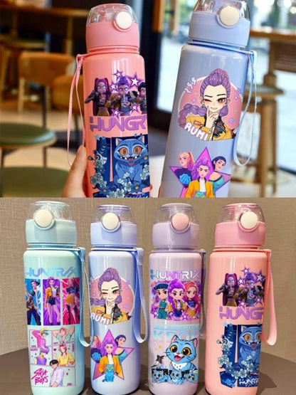 Garrafa de água Kpop Demon Slayer com canudo 700ml Copo de anime de verão para crianças Meninas Meninos Caneca esportiva ao ar livre Acessório de escola e escritório Presente