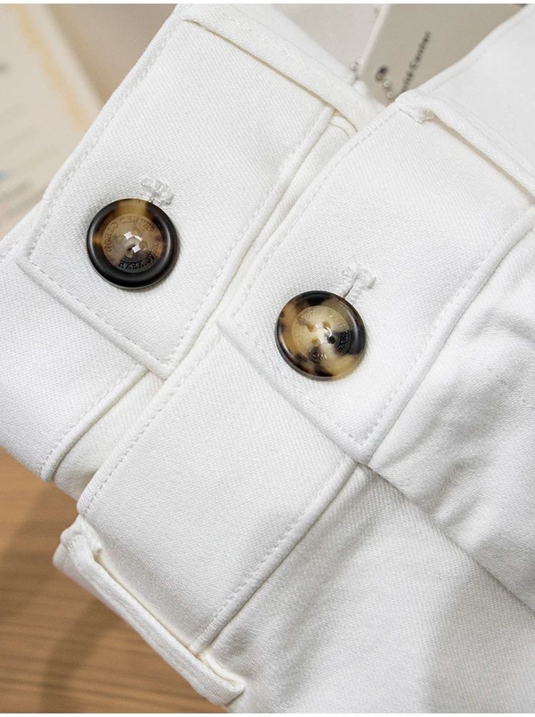 BC Elastic, comfortable and breathable summer men's versatile casual loose white shorts