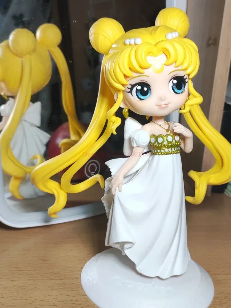 Bandai Original Qposket Sailor Moon Tsukino Usagi Chiba Mamoru Action Figure Vestido de Noiva Ver Estatueta Pvc Estátua Boneca Brinquedos