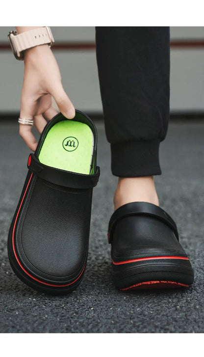 A Pair of Men's Casual Shoes, Waterproof and Oil-Proof, Low-Top Non-Slip Chef Shoes, Wear-Resistant and Non-Slip Men's Shoes