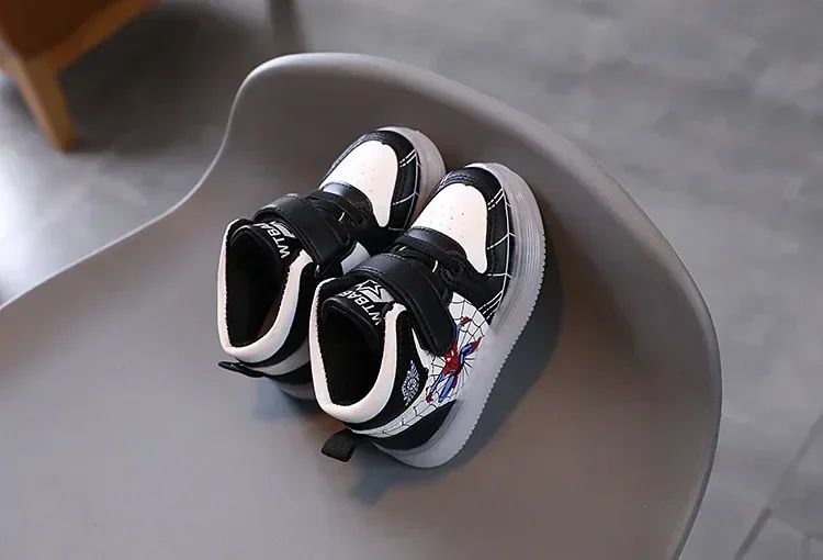 Disney Children's Led Light Shoes Fashion Aoger Spiderman Boys Sneakers Girls Cartton Casual Shoes Breathable Kids Sport Shoes