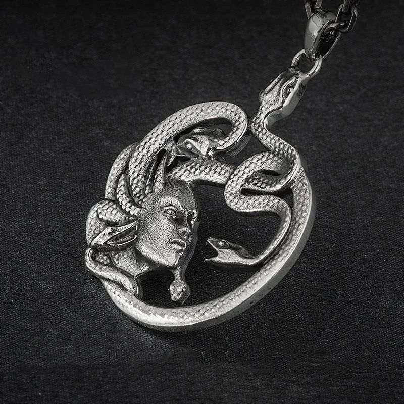 Colar de Pingente de Caveira Demoníaca Enrolada de Cobra Gótica Vintage para Homens Meninos Festa de Rock Halloween Joia de Presente