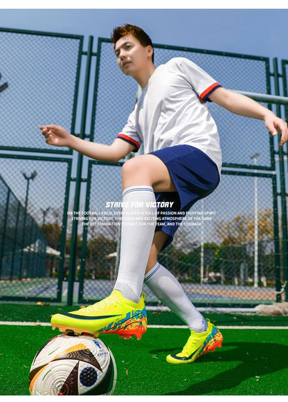 New Men Football Boots Training Long Spikes Soccer Shoes Sneakers Original  Drop Shipping Futsal Cleats Match Ultralight Indoor