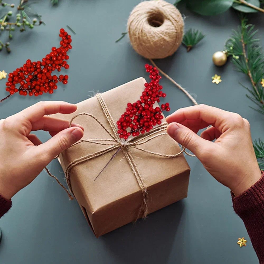 10pcs Artificial Berries Christmas Decoration Flowers Red Berry Branches Xmas Tree Party Home Table Ornament Red Wreath DIY