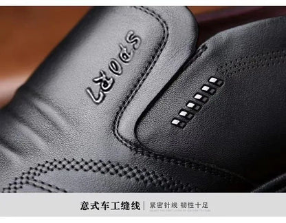Men's leather shoes new black Soft bottom anti slip and breath shoes men's Business dress casual Zapatos luxury light flat