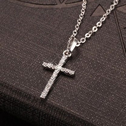 Colar Gargantilha com Pingente Cruz de Aço Inoxidável com Zircônia para Mulheres Homens Design Personalizado Hip Hop Popular Joias de Festa Presentes