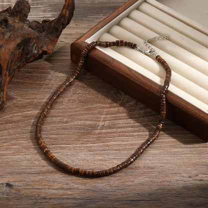 Colar Masculino Artesanal de Contas de Madeira e Argila Colar Fashion Vintage Africano de Contas Brancas para Homens Colar de Surfista de Praia Joias Tribais