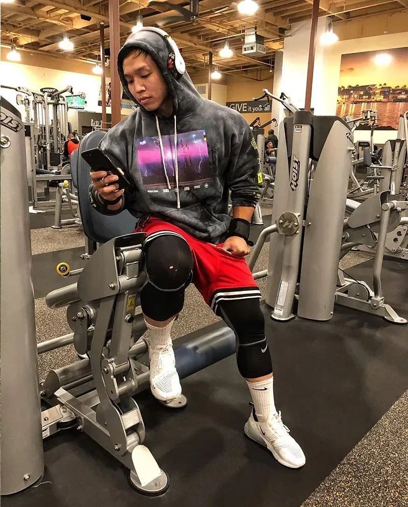 2025 Summer New Quick drying Breathable Zipper Drawstring Pocket Five point Shorts for Men's Sports Running Large Beach Pants