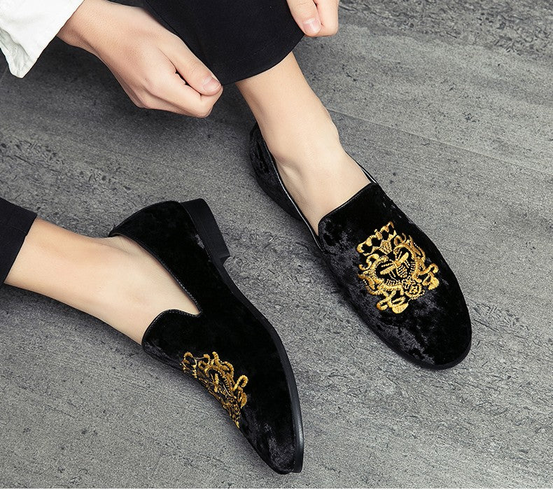 2022 Wedding Dress Shoes Casual Men Loafers New Big Size Lazy Peas shoes Embroidery Moccasins Shoes Suede Leather shoes Zapatos