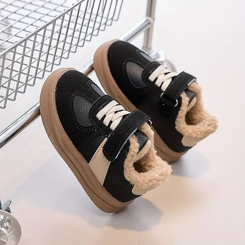 Boys Girls Winter Warm Shoes for Kids Sports Sneakers Fleece-Lined Soft Rubber Sole Anti Slip Retro Frosted Leather Casual Shoes