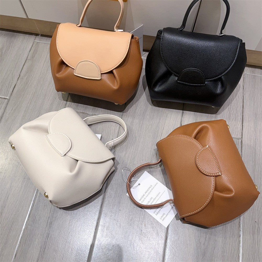 2026 Luxury Smiley Pig Crossbody Bag French Style Unique Design Handbag Premium Commuter Simple Versatile Tote