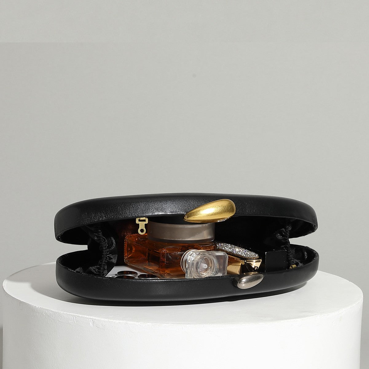 Designer Shell Shape Clutch Bag Women Evening Party Leather Handbag Metallic Closure Shoulder Crossbody Bags Small Dinner Purse