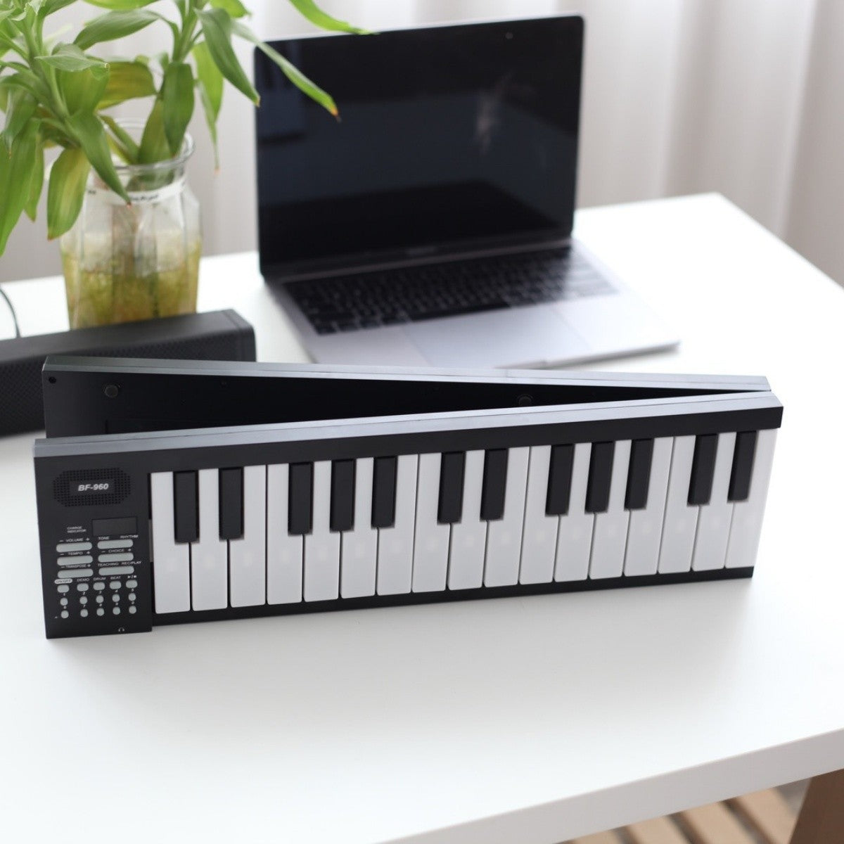 Teclado eletrônico dobrável de 61 teclas Piano portátil com display LED/Bateria embutida/Instrumento musical de teclado eletrônico