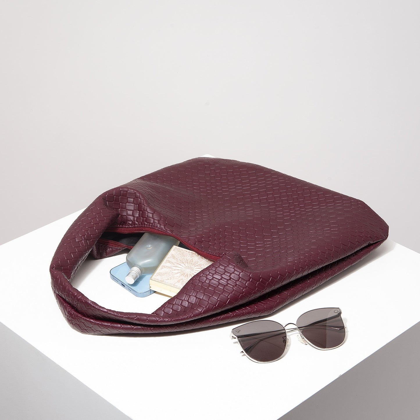 Vintage Faux Woven Leather Shoulder Bag, Women's Handbag, Large Capacity Tote Bag, Crescent Bag, Zipper Underarm Bag, Daily Commuter Bag (Random Pattern)