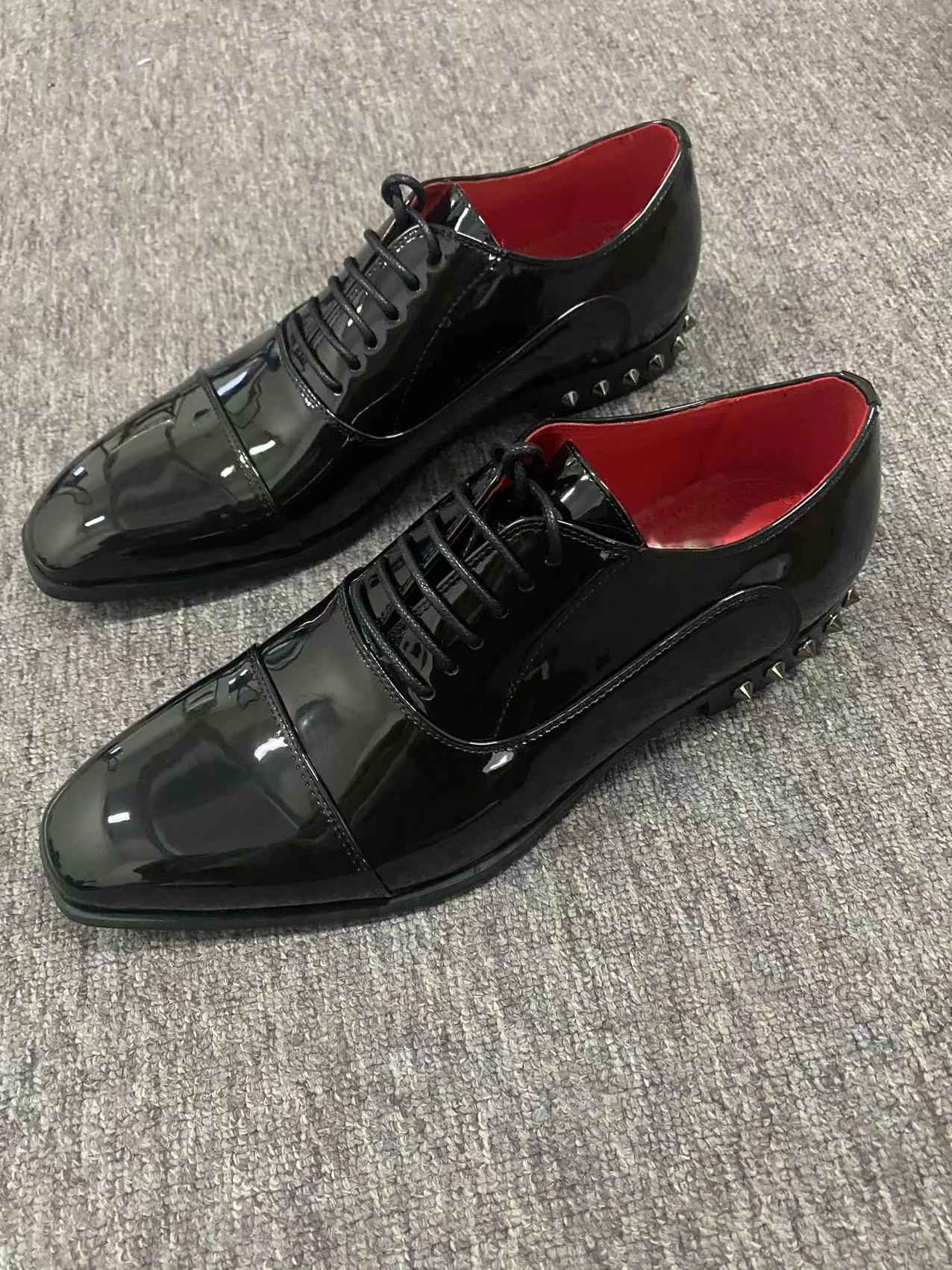 Man Fashion Genuine Patent Leather Single Soes Back Rivet Decoration Lace Up Male Round Toe Male Black Party Wedding Shoes