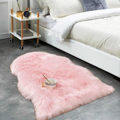 Soft Shaggy Faux Fur Rug Non-Slip Floor Mat 60x90CM Extra Thick Plush Bedroom Rug for Living Room Warm Carpet Machine Washable