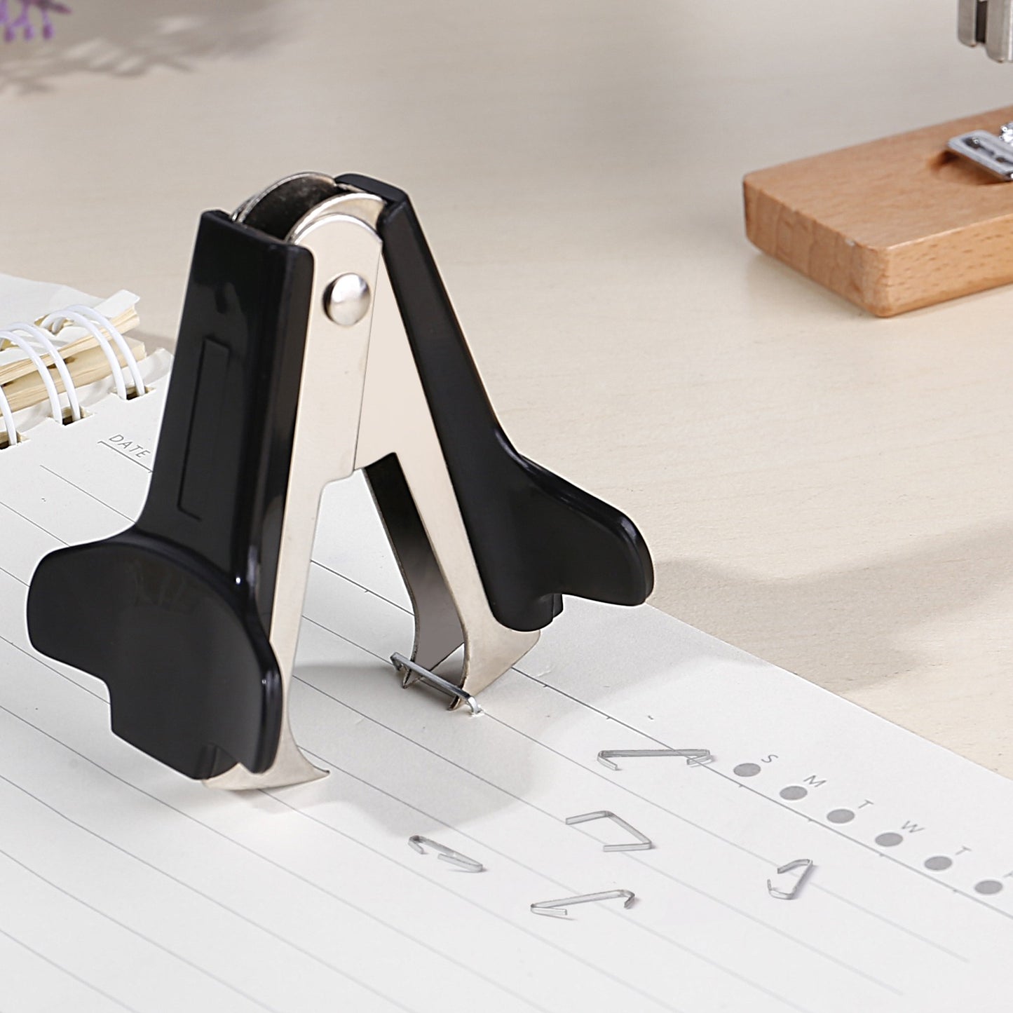 EAGLE Staple Remover Nail Puller Easy-to-Use Office Tool Portable Mini Office Quick Staple Extraction For School Office Home