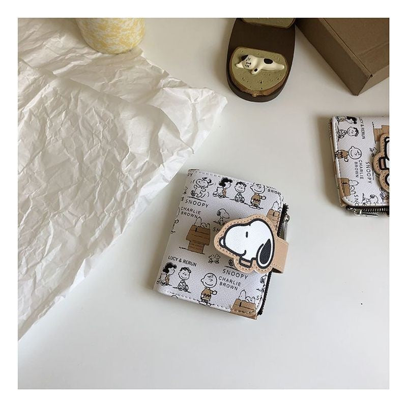 Bolsa Snoopy Carteira Curta Anime Desenho Animado Porta-moedas de Alto Valor Fofo com Zíper Porta-cartões de Identidade Estudantil Bolsa com Vários Compartimentos Presentes de Aniversário para Mulheres e Homens