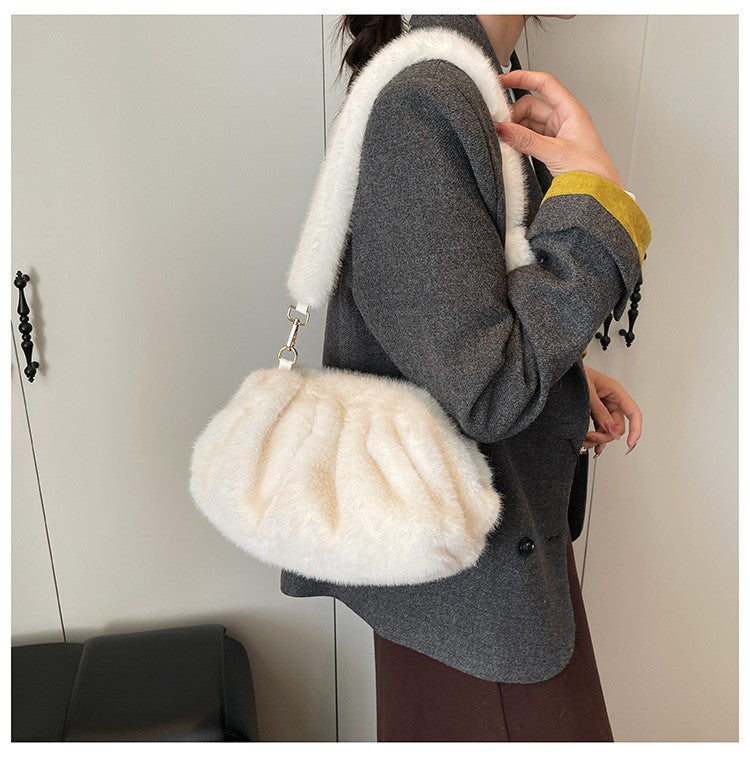 Elegant Wrinkled Cloud Clutch Bag Faux Fur Shell Shoulder Crossbody Bag Women Stylish Pillow Bag Guangzhou High Quality Bag