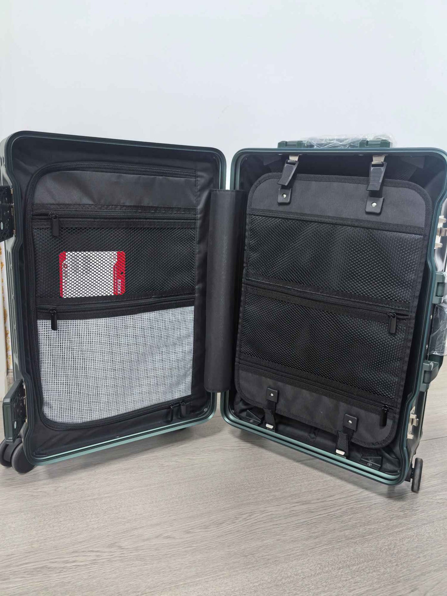Mala de Viagem de Luxo de Alta Qualidade Aprimorada Material PC Espesso Bagagem de Rodinhas Moldura de Alumínio 20/24/26/28/30 polegadas Sacolas de Viagem