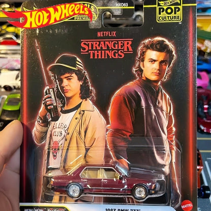 Hot Wheels 1/64 Entertainment Culture Series Nissan Skyline Stranger Things Bmw Lincoln Modelos de carros em liga fundida Brinquedos de presente