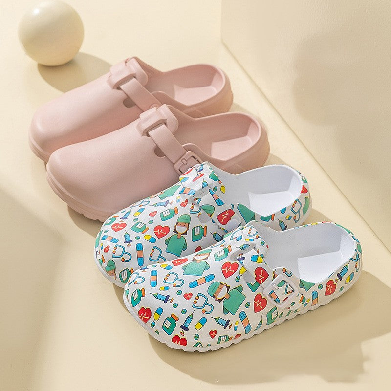 Surgical shoes for men and women breathable specialized protective clogs for doctors nurses and laboratory use sandals