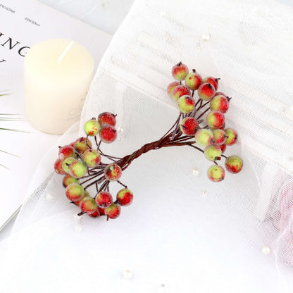 40pcs Mini Christmas Frosted Artificial Berry Vivid Red Holly Berries Wedding Party Decoration Artificial Flowers Home Decor