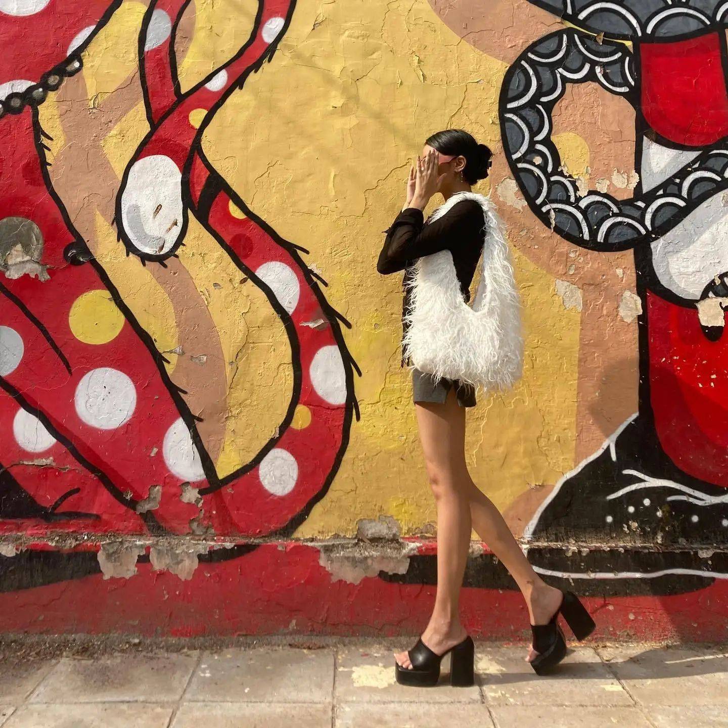 2025 NOVAS Bolsas de Ombro Pelúcia Lã Femininas Y2k Hot Girls Bolsa Saco com Cordão de Pele Sintética Moda Feminina Bolsas de Mão Peludas Tote